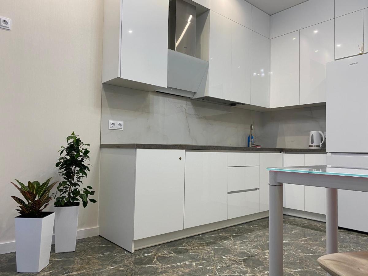 Люкс Апартаменти В Жк Театральному.Центр Міста Rivne Exteriör bild